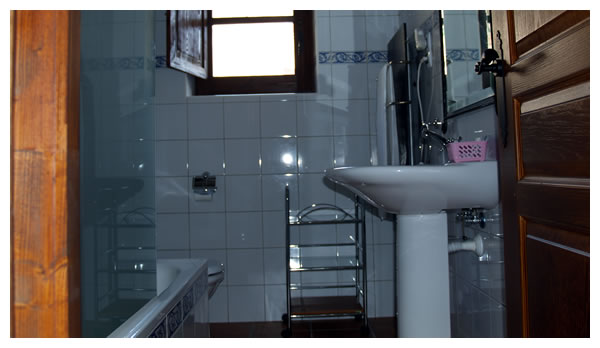 Casa Vella Garibaldi baño con ducha